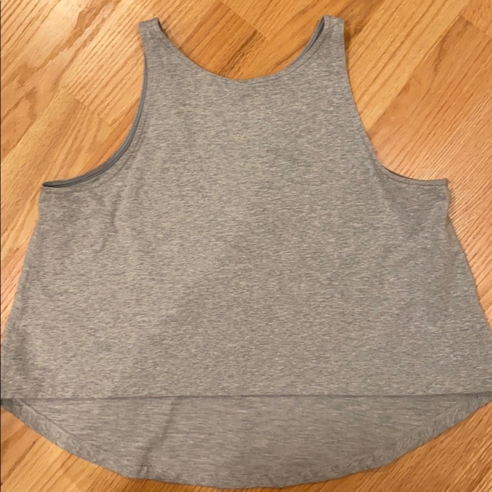 lululemon cropped grey tank